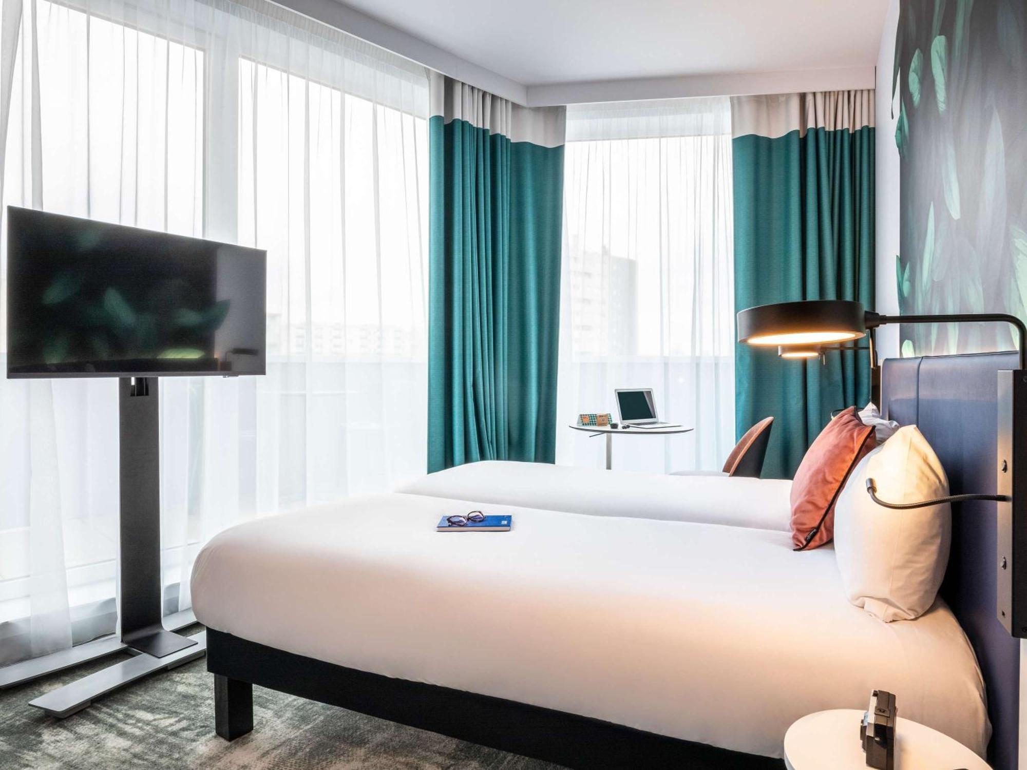 ホテル Ibis Styles Bezons Paris La Defense エクステリア 写真