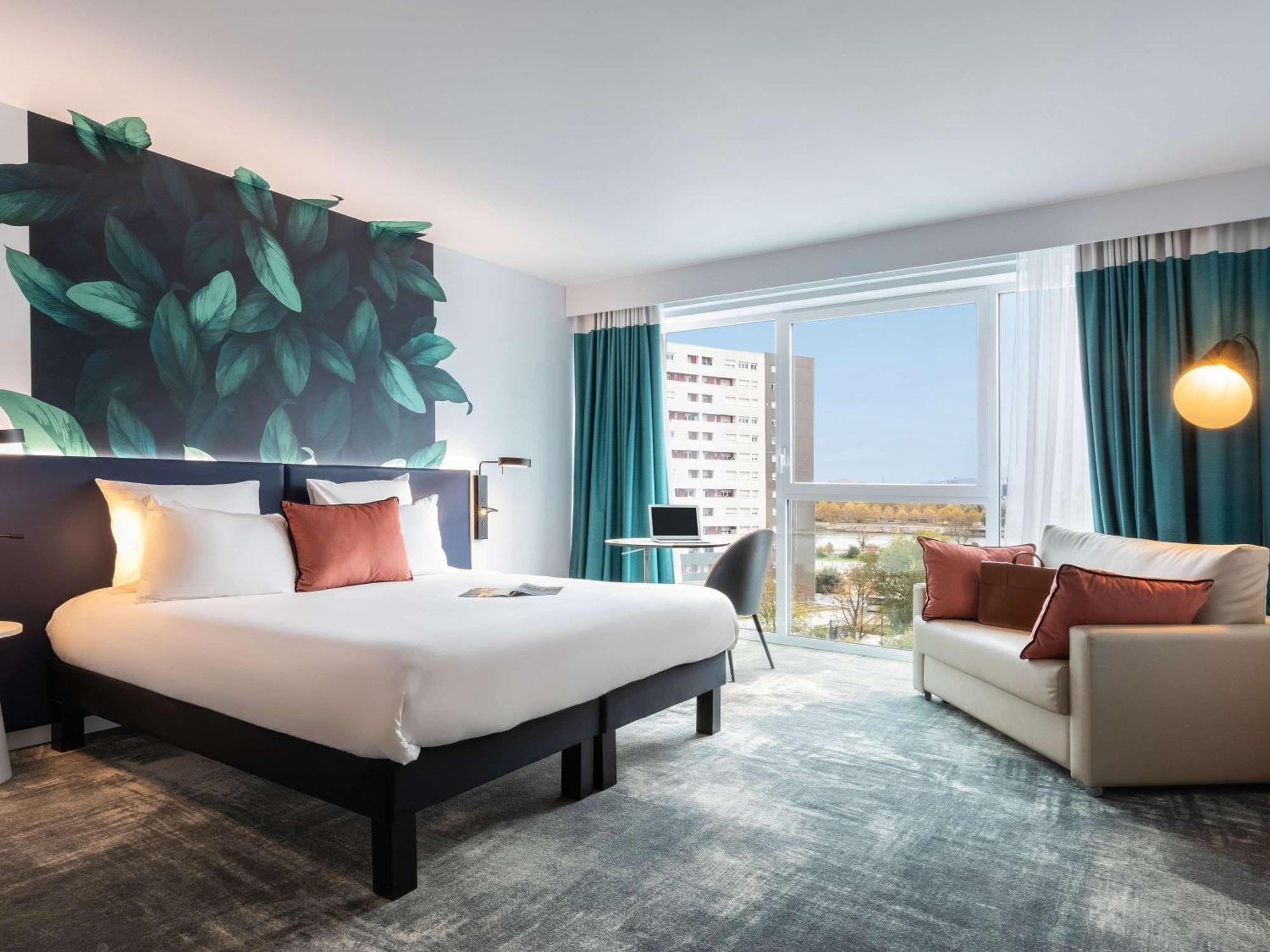 ホテル Ibis Styles Bezons Paris La Defense エクステリア 写真