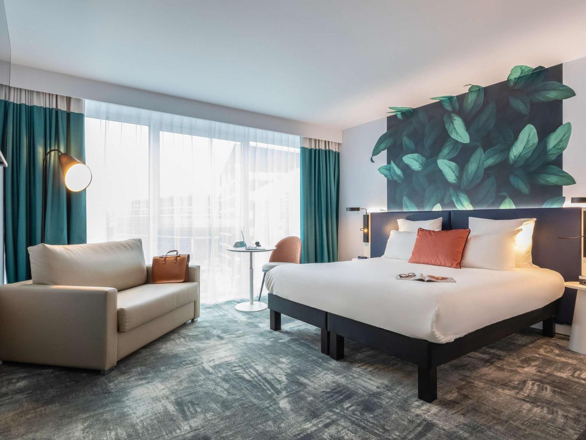 ホテル Ibis Styles Bezons Paris La Defense エクステリア 写真